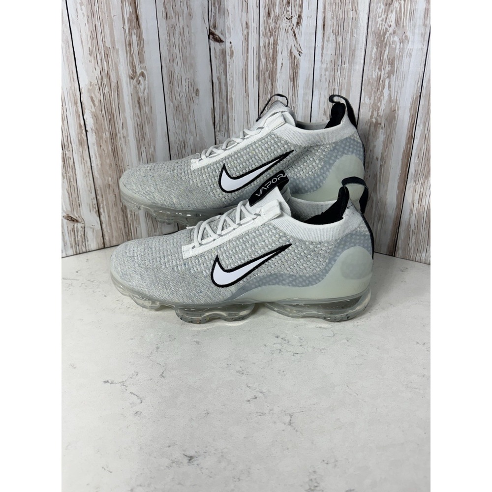Nike Air VaporMax 2021 Flyknit Low Top Lace Up Men's 9.5 White Black DH4084-100